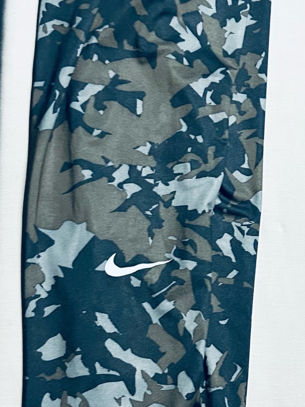 Nike Kids Camo Leggings in Green, Gray, Black